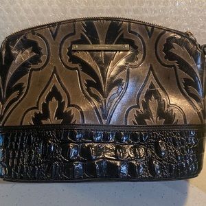 Super clean worn once Brahmin Purse with beautiful pattern design